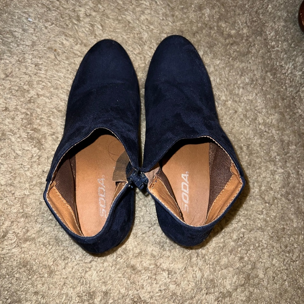 Blue suede booties - Picture 3 of 4